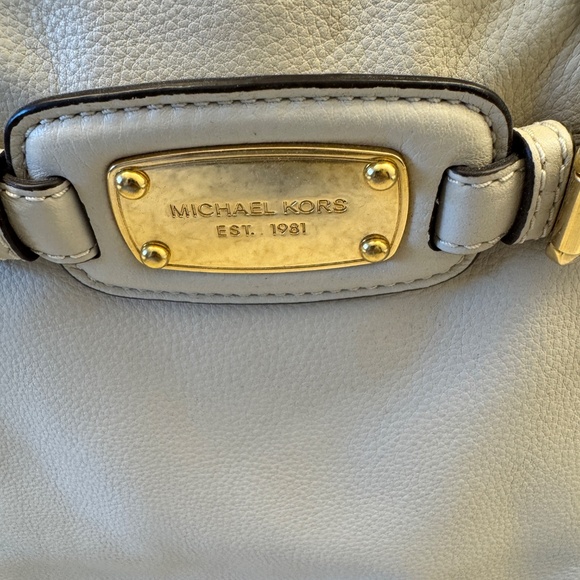 Pre-Owned Michael Kors Vanilla Leather gold Link saschel purse shoulder bag - Picture 16 of 16
